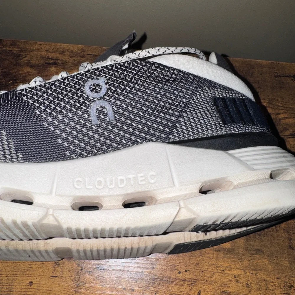 On Cloudnova Running Shoes Women Black White Size 9.5 GOOD